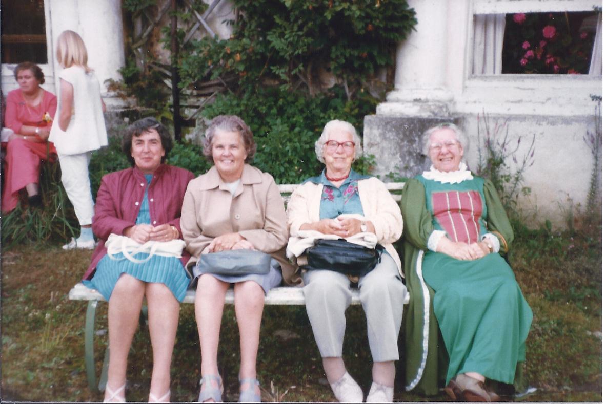 Ladies at the Pilton Festival 1982 Gypsy Barbecue Bradiford House July 10th