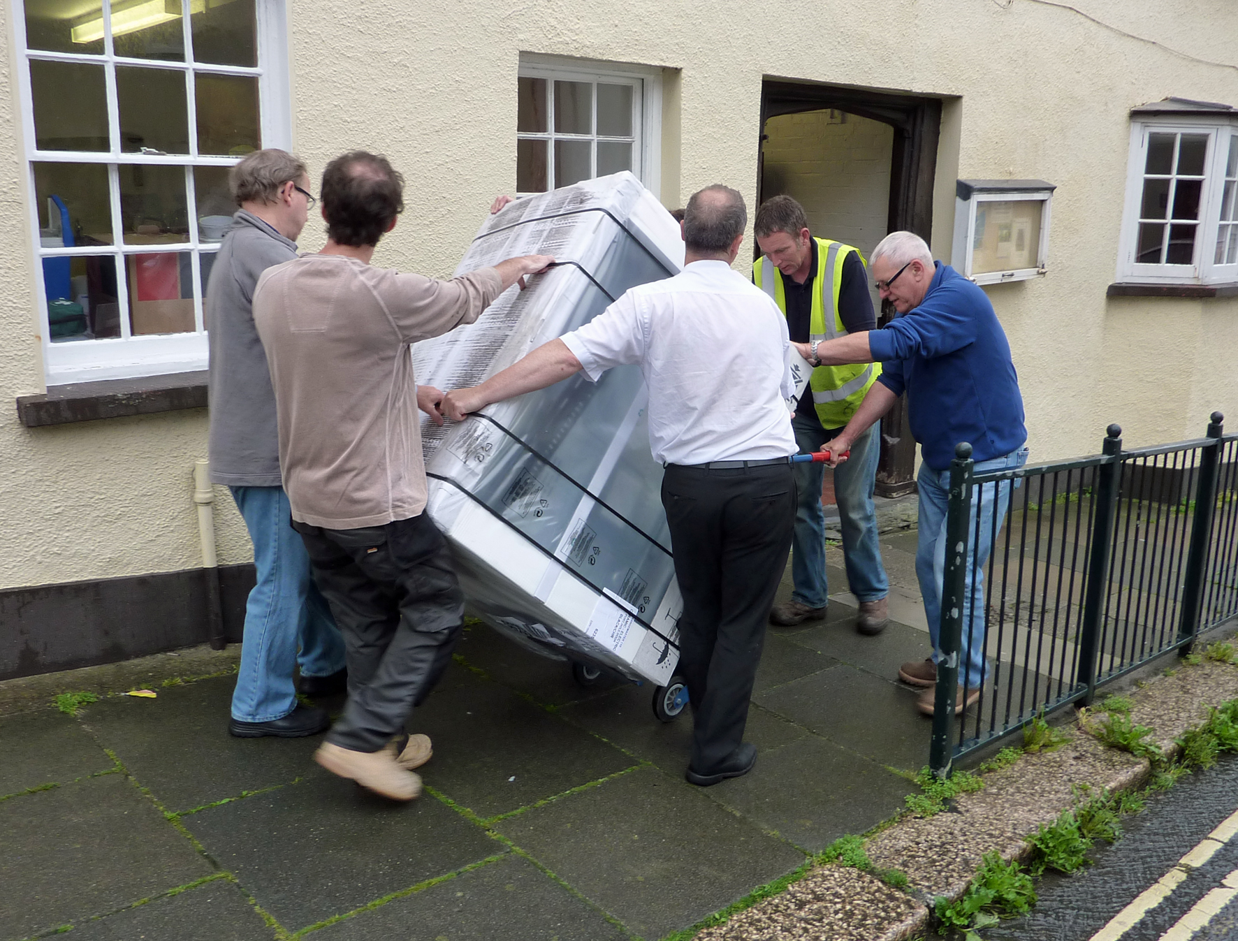Award by Diocese of Exeter 'Million for Mission' Fund gets Pilton Church Hall a new range cooker and much more in 2012