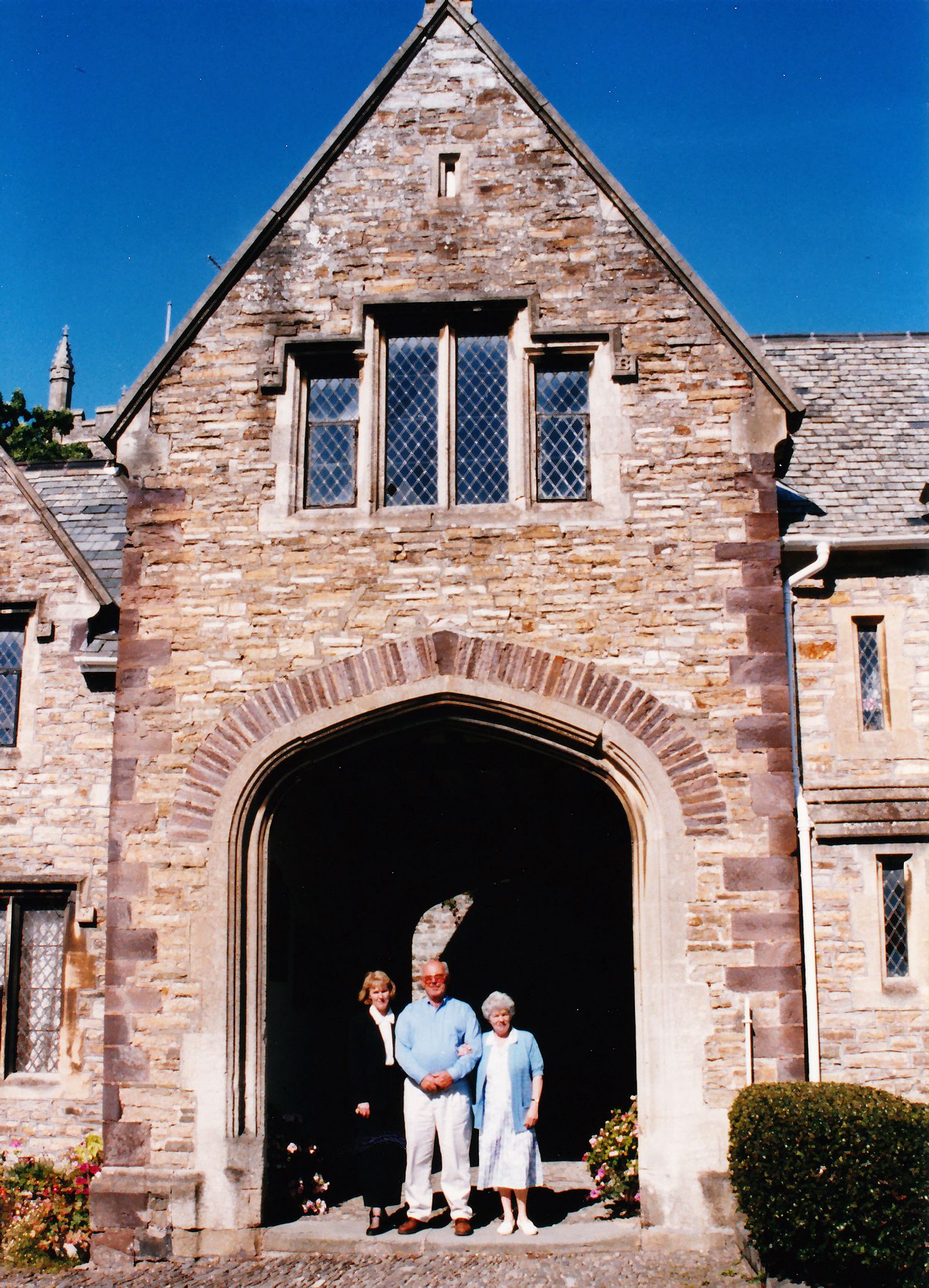 Visit of Susan Roscoe's Parents Robert Roscoe and Sheilah Mary Roscoe to Pilton in 1995
